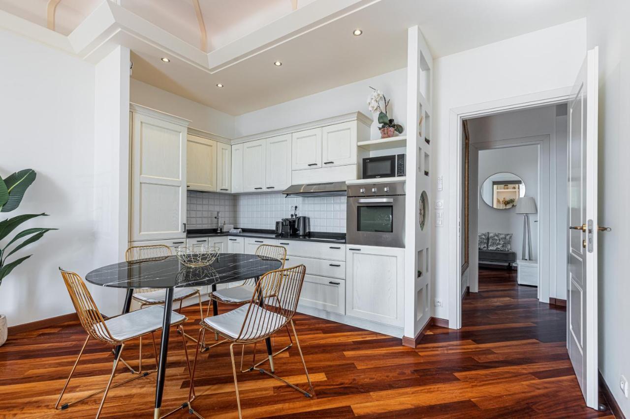 Le Palais De - Elegant With Sea View Apartment