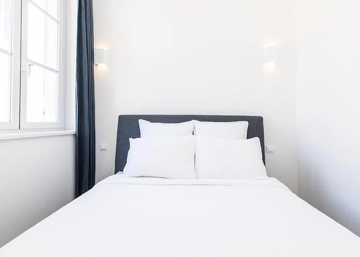 Le Palais De Menton - Elegant Apartment With Sea View